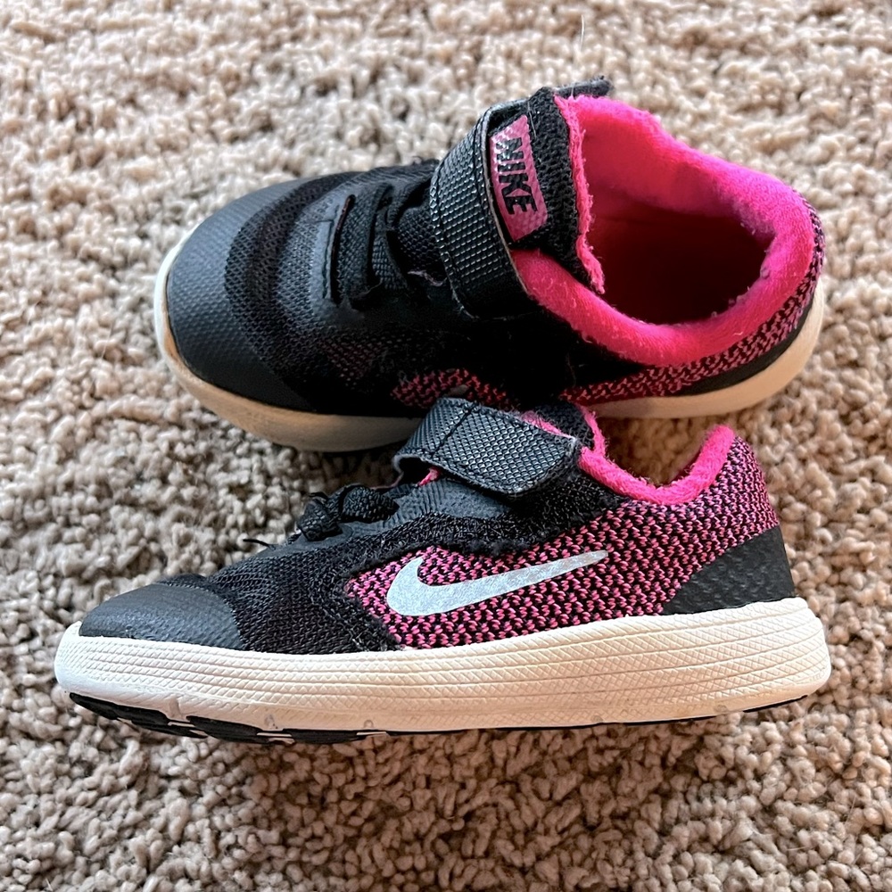 Baby Nike Revolution 3 sneakers